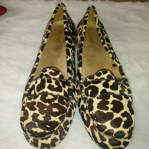 vionic larrun loafer leopard